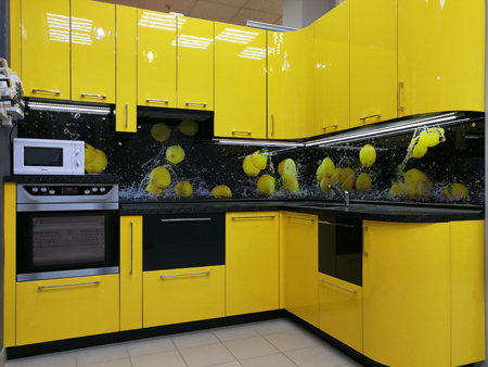 Кухня желтая с лимонами